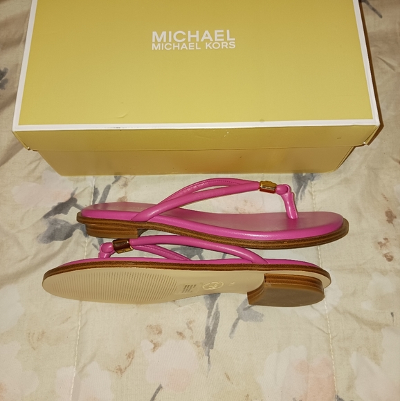 Michael Kors Annie Thong Sandals - Picture 14 of 14